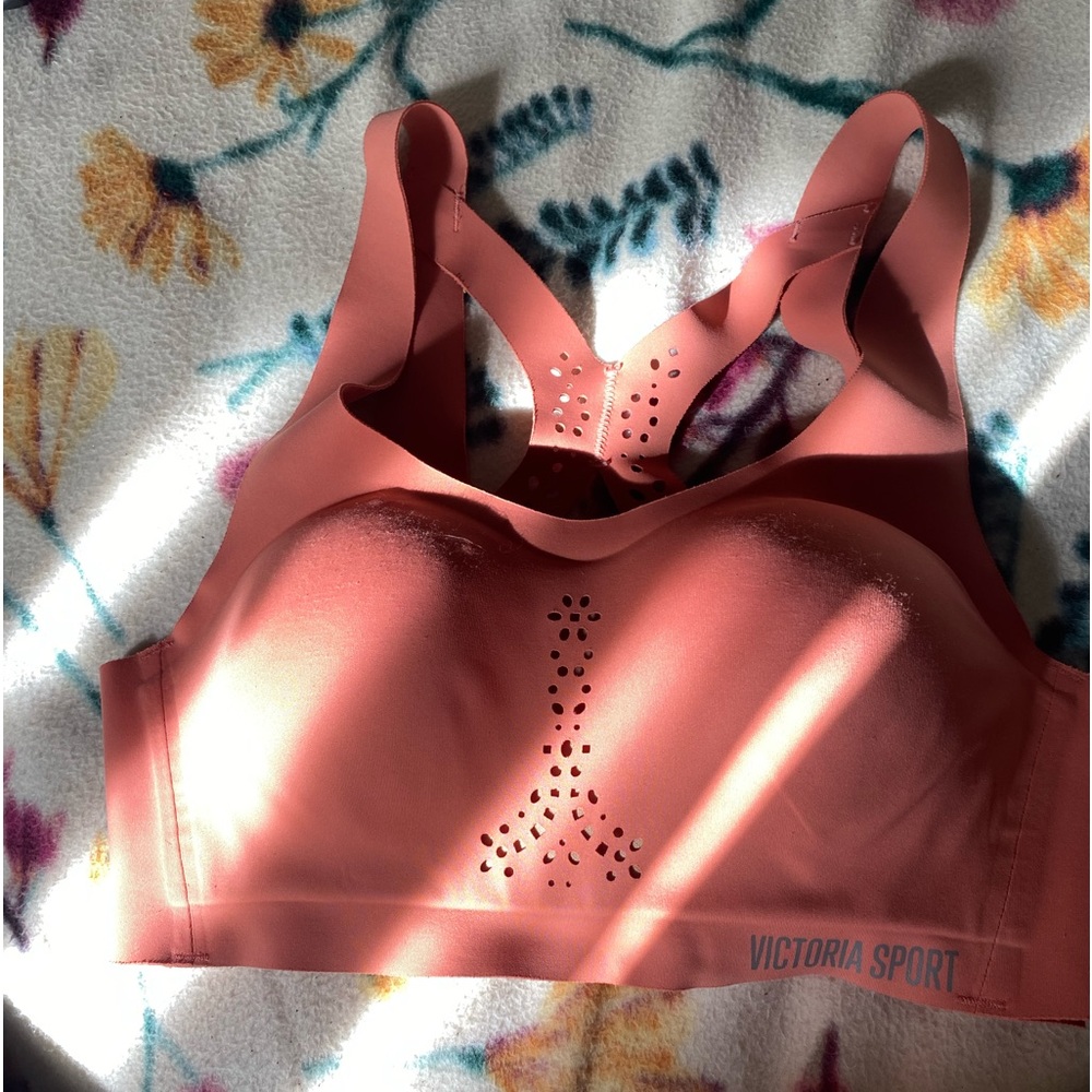 Gently used sports bra, Victoria secret
